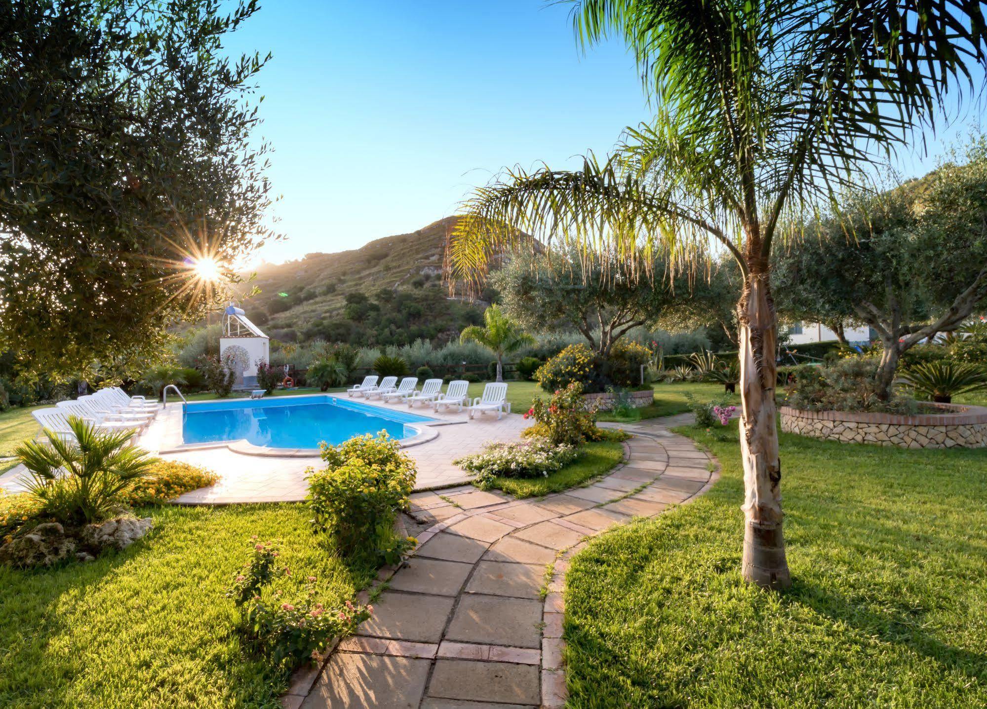 Villa Garden Drapia Extérieur photo