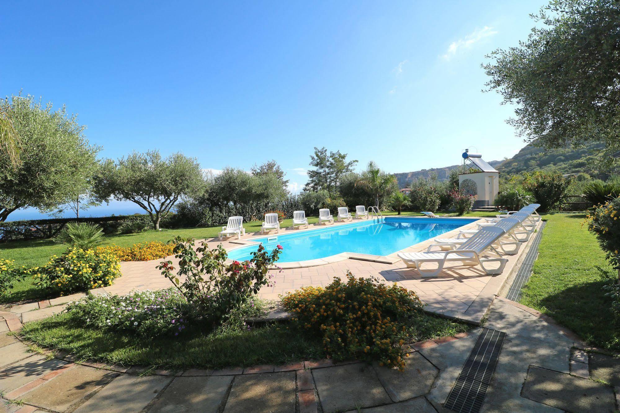 Villa Garden Drapia Extérieur photo